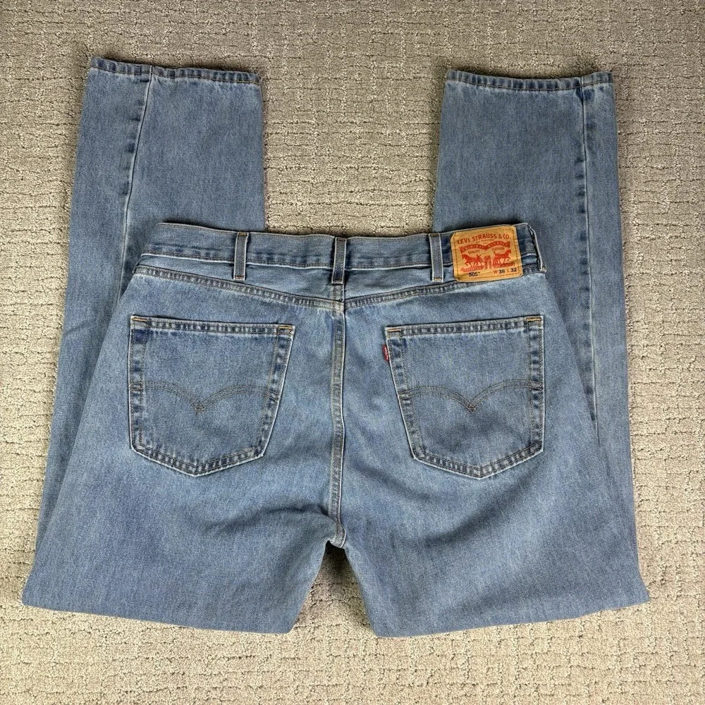 Levi's 505 Men's 38x32 Light Wash Straight Leg Denim Jeans Blue Casual Workwear